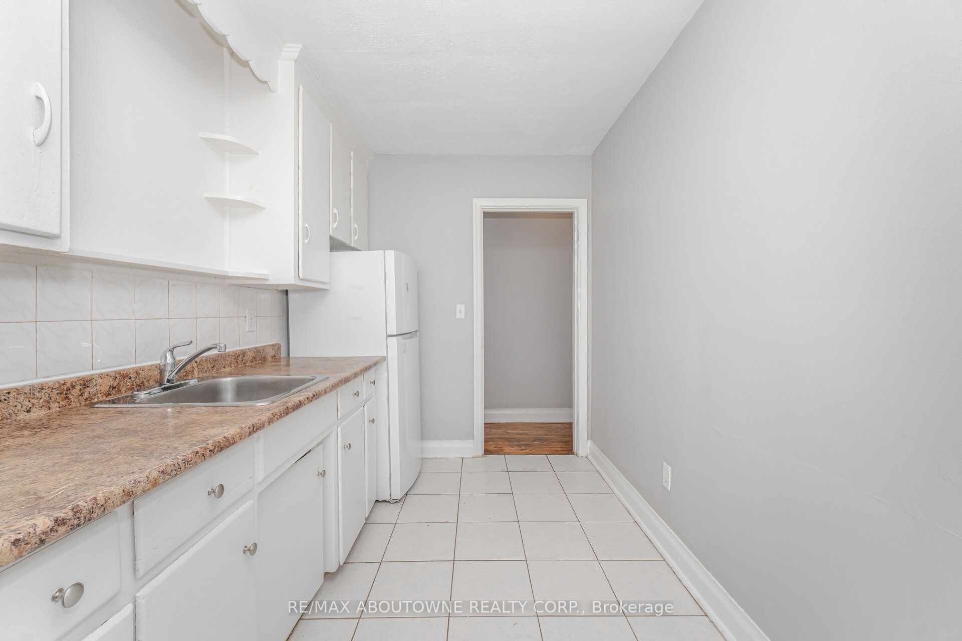 1031 Churchill Avenue E 3 Property Photo 15