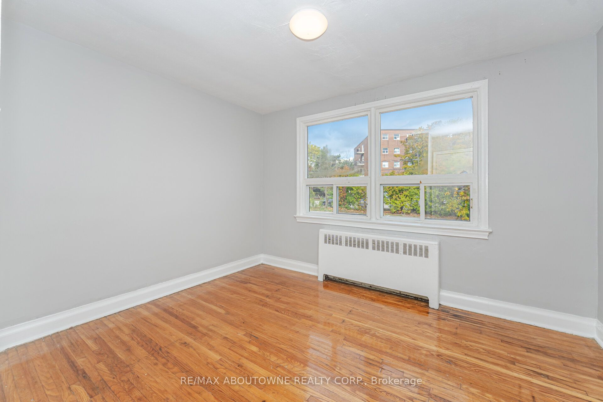 1031 Churchill Avenue E 3 Property Photo 18