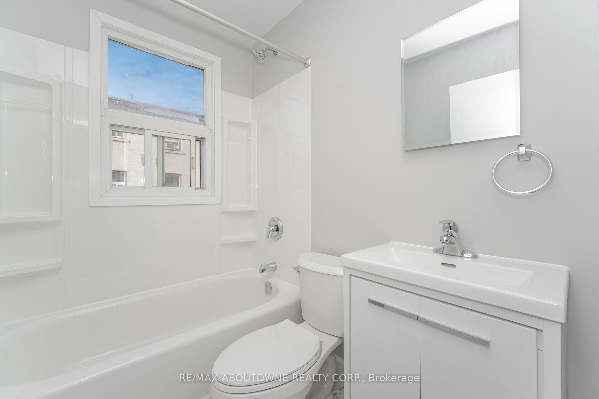 1031 Churchill Avenue E 3 Property Photo 20