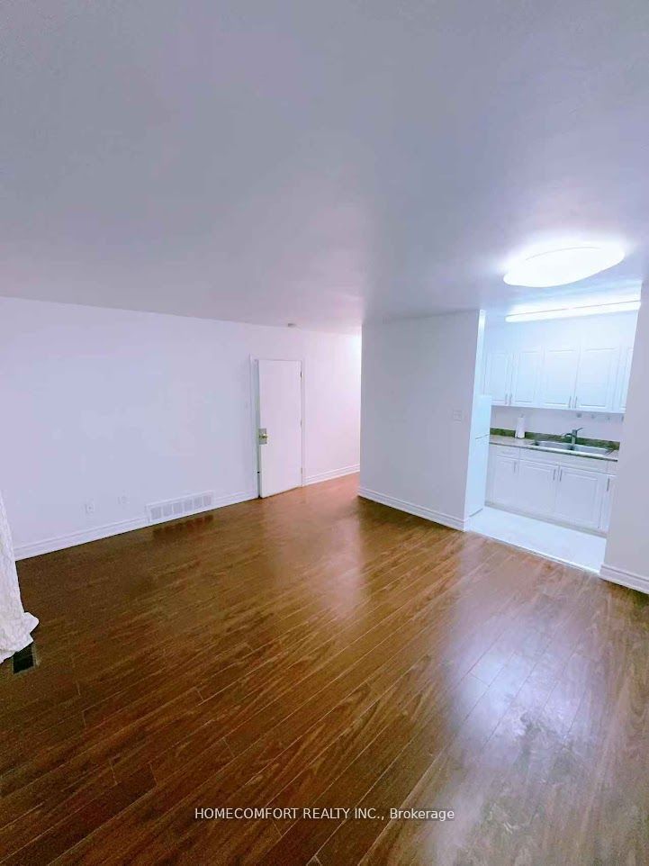 2284 Islington Avenue Unit 2 Property Photo 2