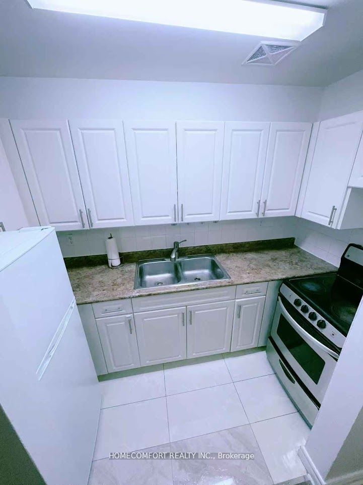 2284 Islington Avenue Unit 2 Property Photo 3