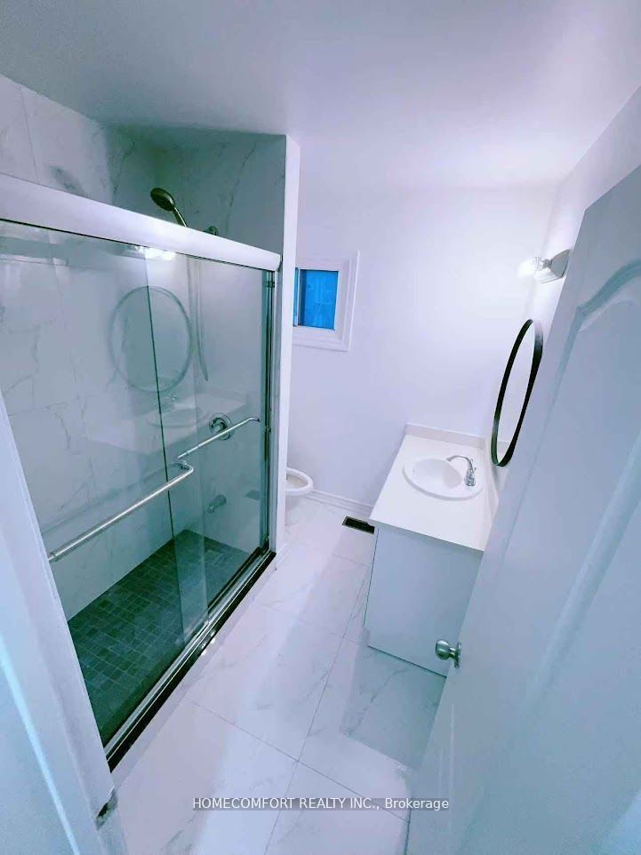 2284 Islington Avenue Unit 2 Property Photo 6