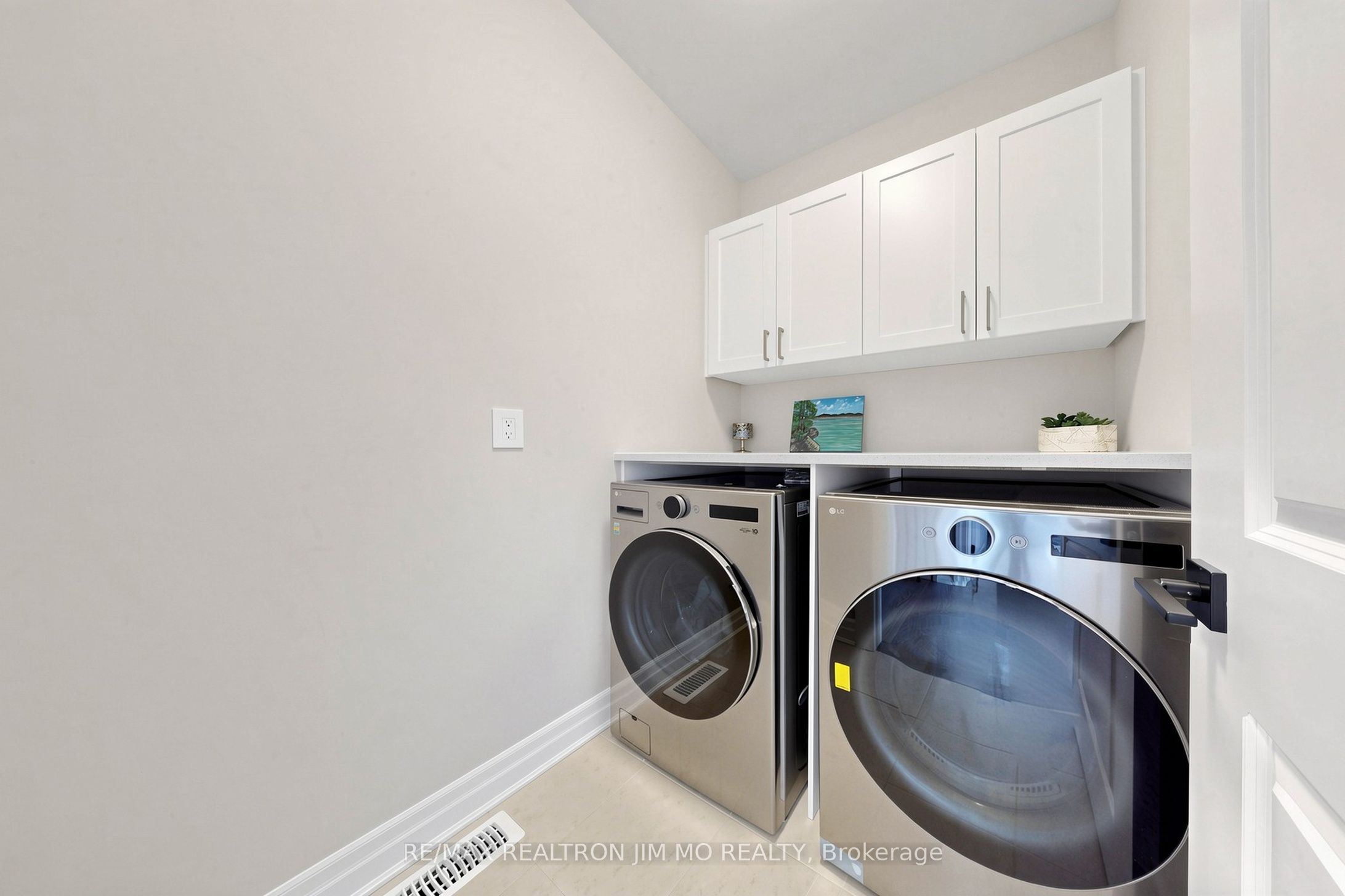 476 Kennedy Circle W Property Photo 37