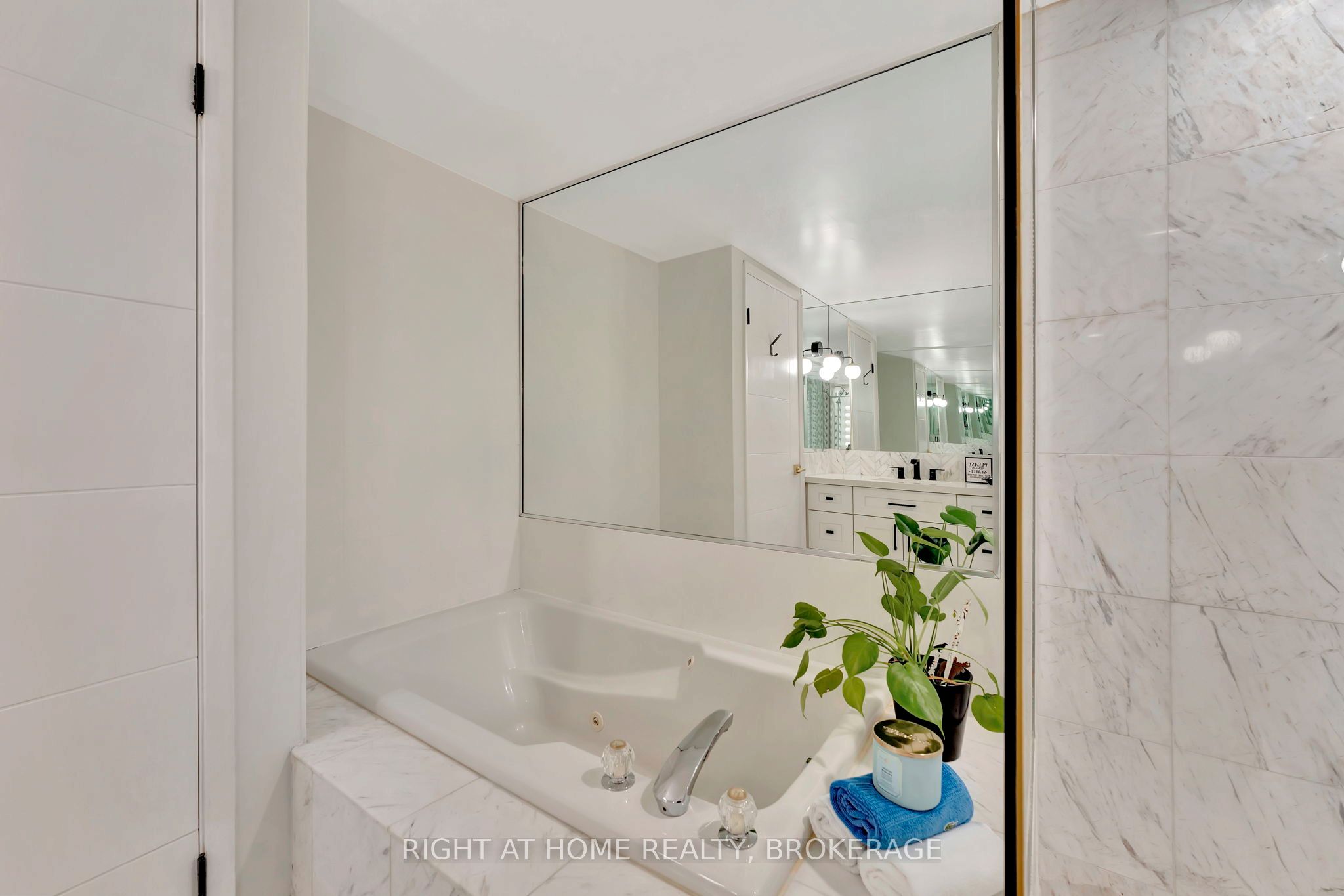 2190 Lakeshore Road 802 Property Photo 22