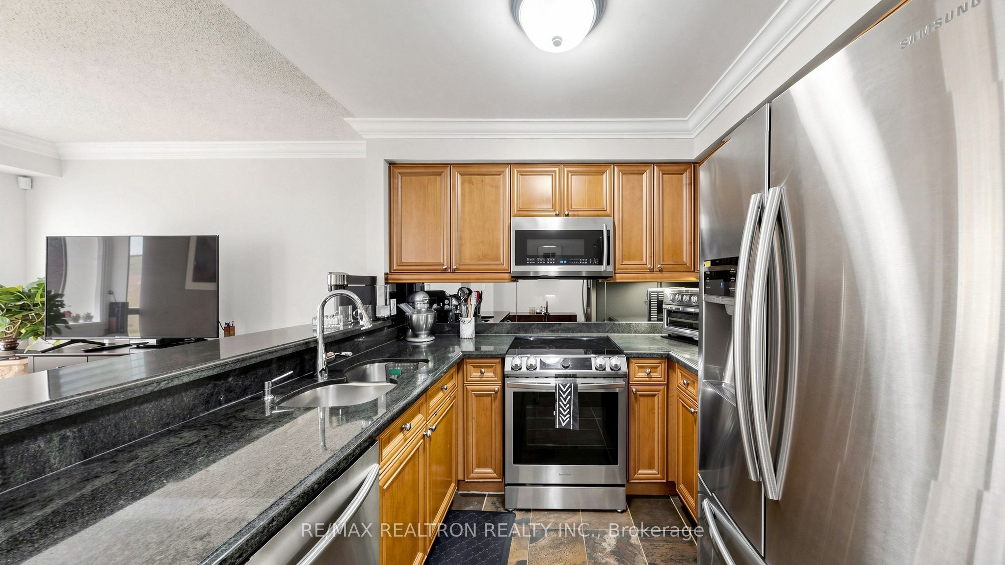 1225 Houston Drive Property Photo 10