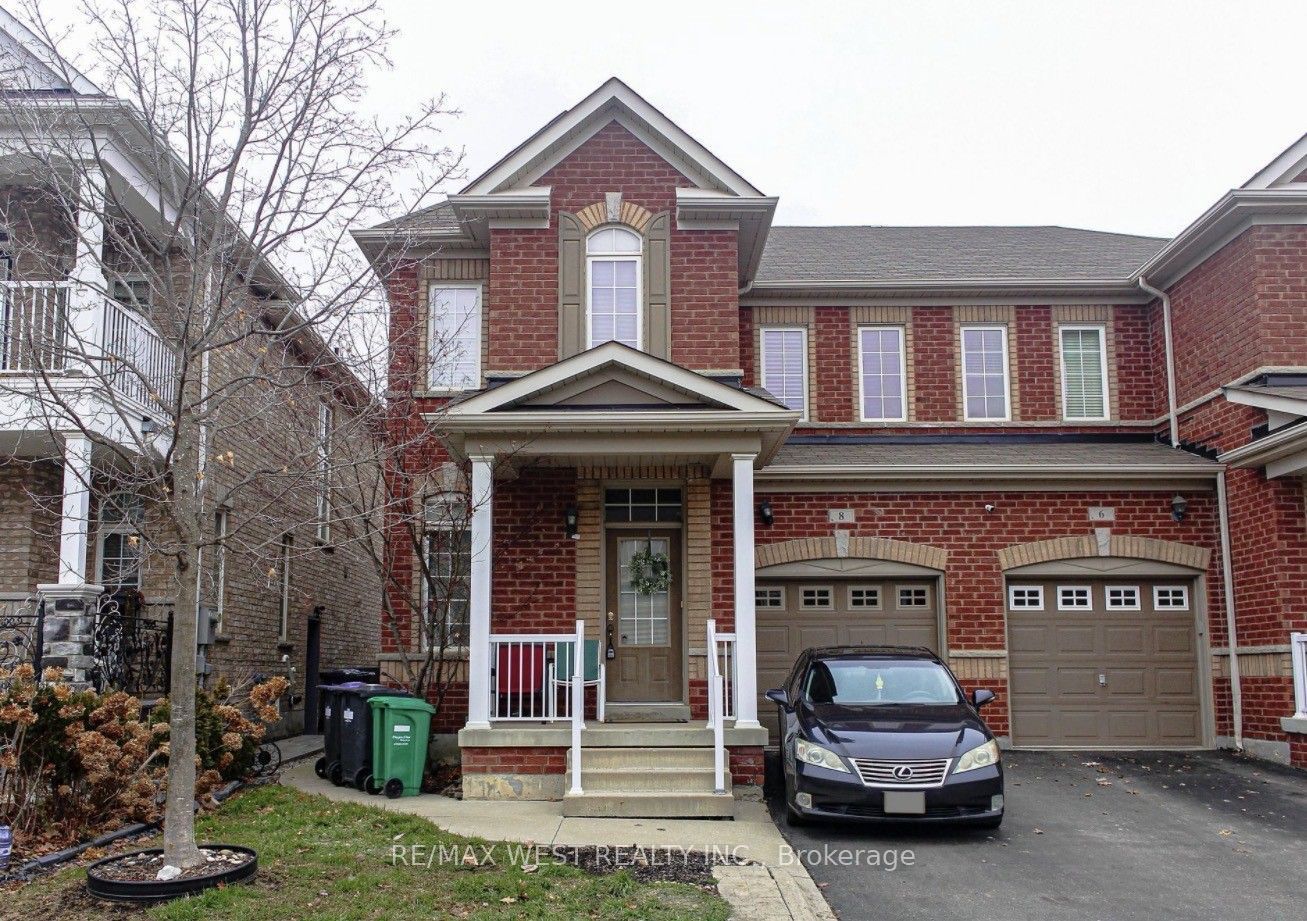 8 Callalily Road Property Photo 1