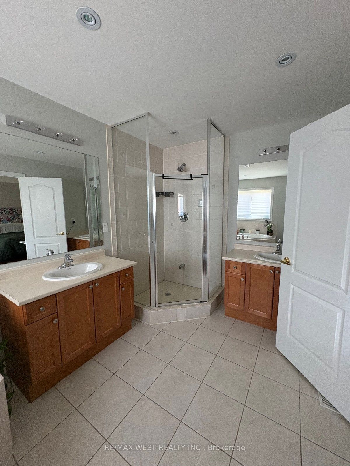 8 Callalily Road Property Photo 10