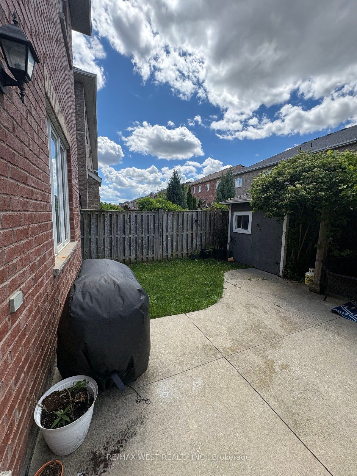 8 Callalily Road Property Photo 16