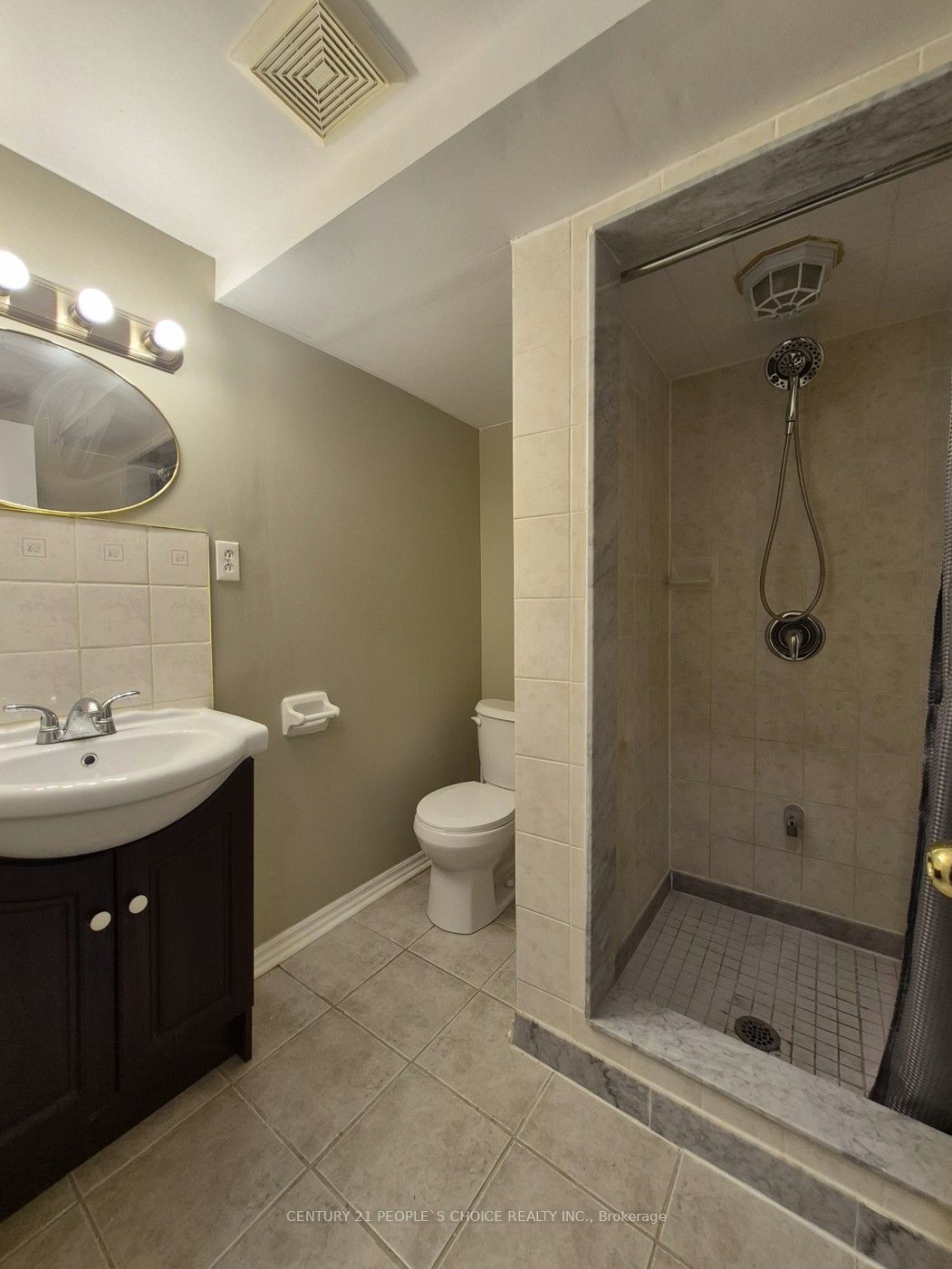 1292 Godwick Drive (lower) Property Photo 22