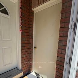 5243 Heatherleigh Avenue Property Photo 2