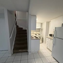 5243 Heatherleigh Avenue Property Photo 4