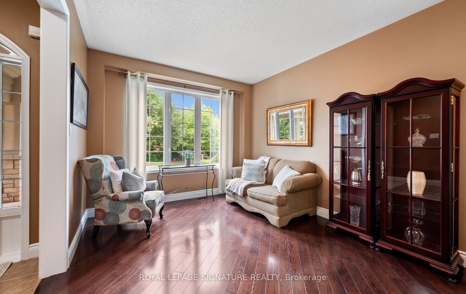 115 Arborglen Drive Property Photo 4