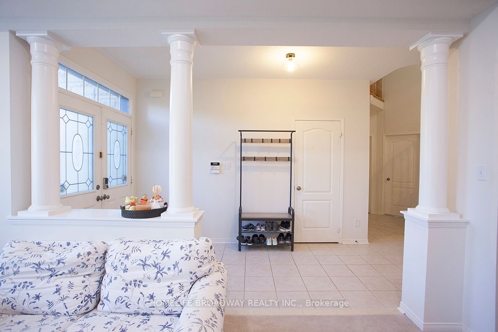 3604 Steeple Chase Crescent Property Photo 4