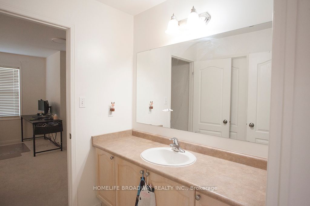 3604 Steeple Chase Crescent Property Photo 28