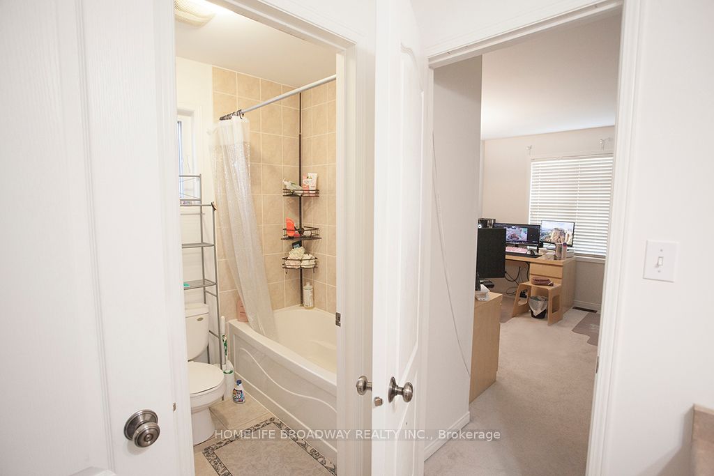 3604 Steeple Chase Crescent Property Photo 29