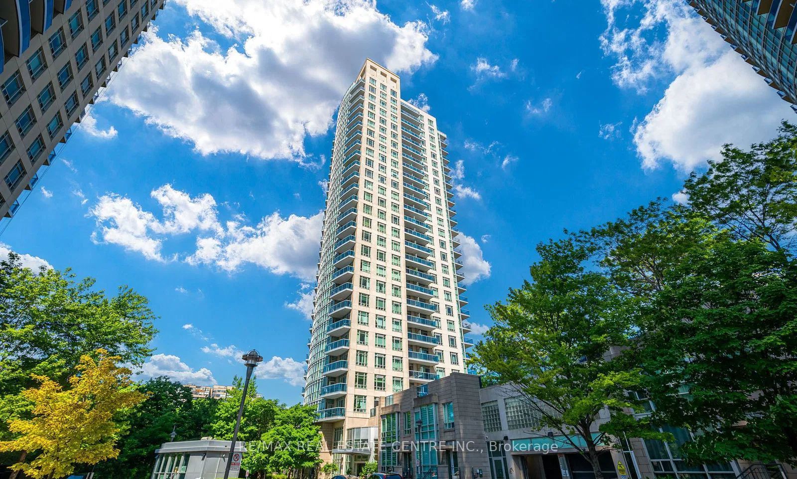 90 Absolute Avenue 2605 Property Photo 1