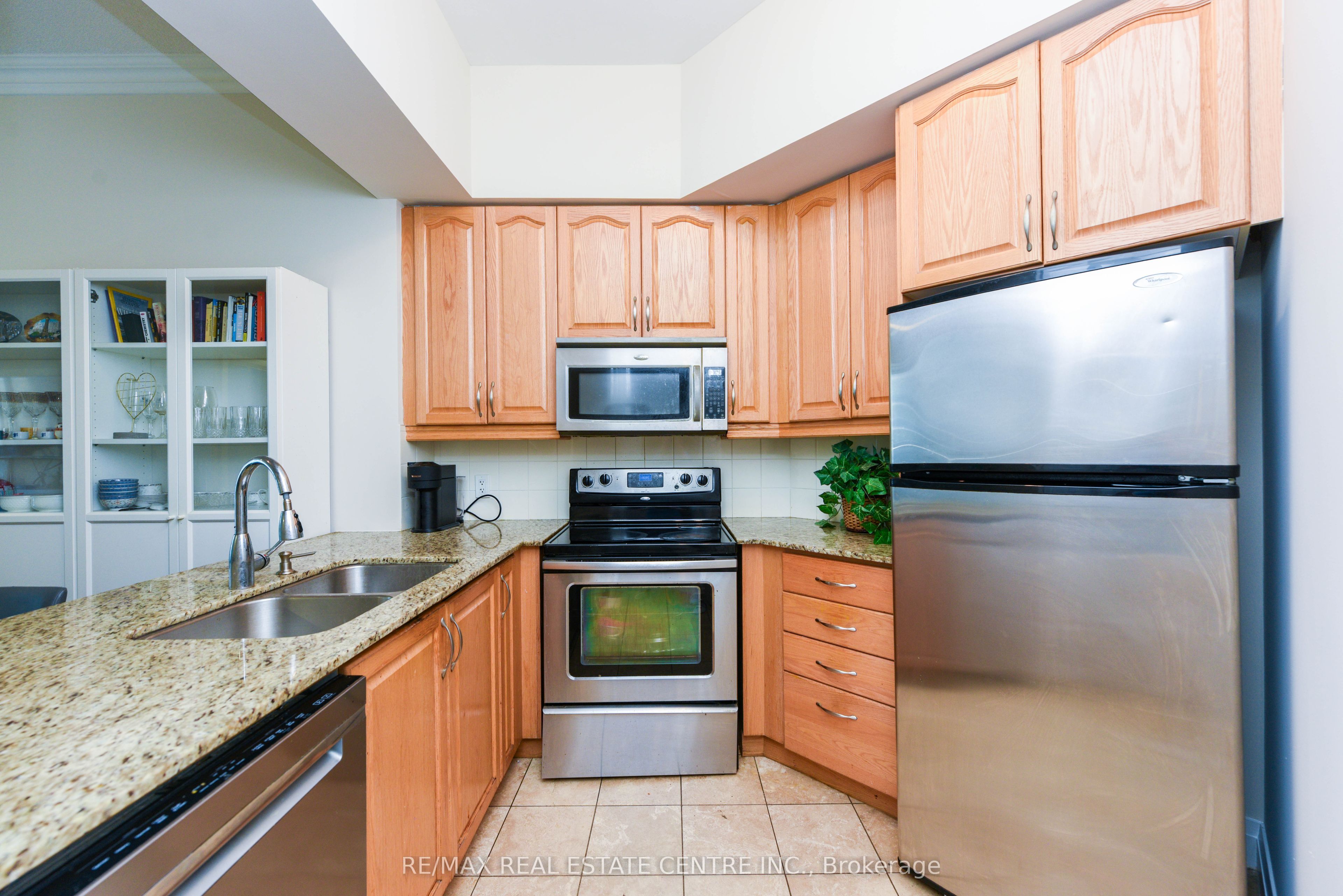 90 Absolute Avenue 2605 Property Photo 7