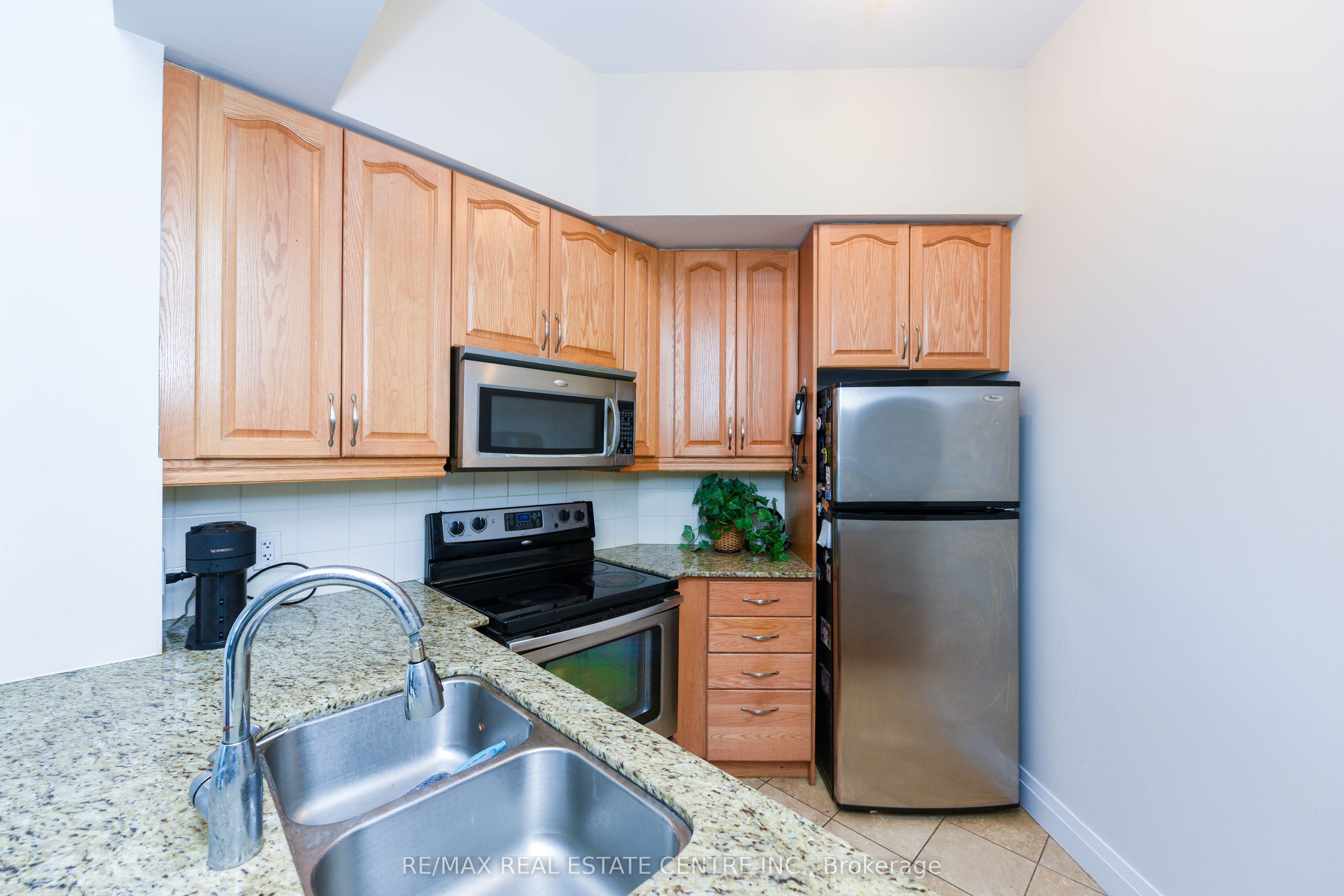 90 Absolute Avenue 2605 Property Photo 9