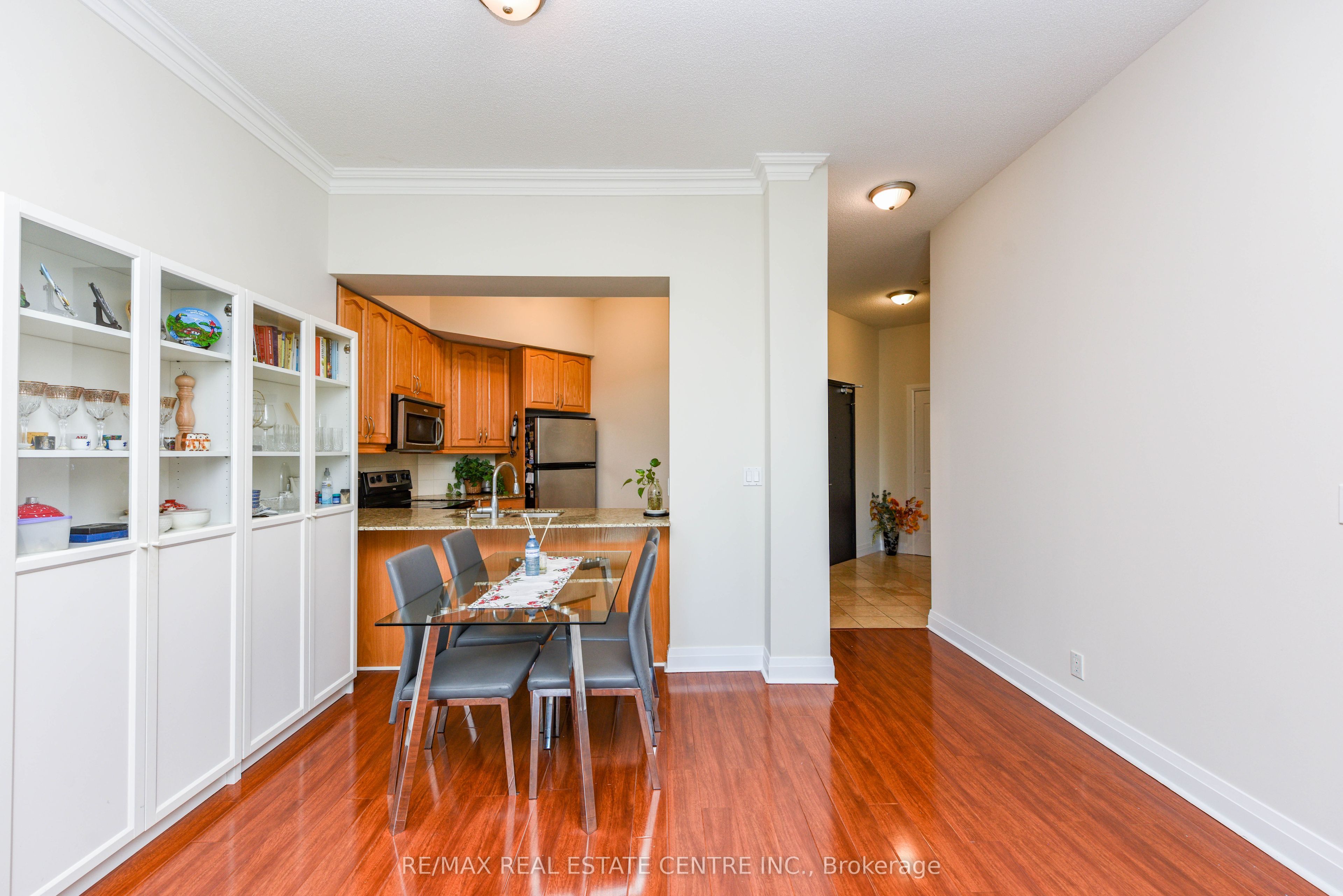 90 Absolute Avenue 2605 Property Photo 12