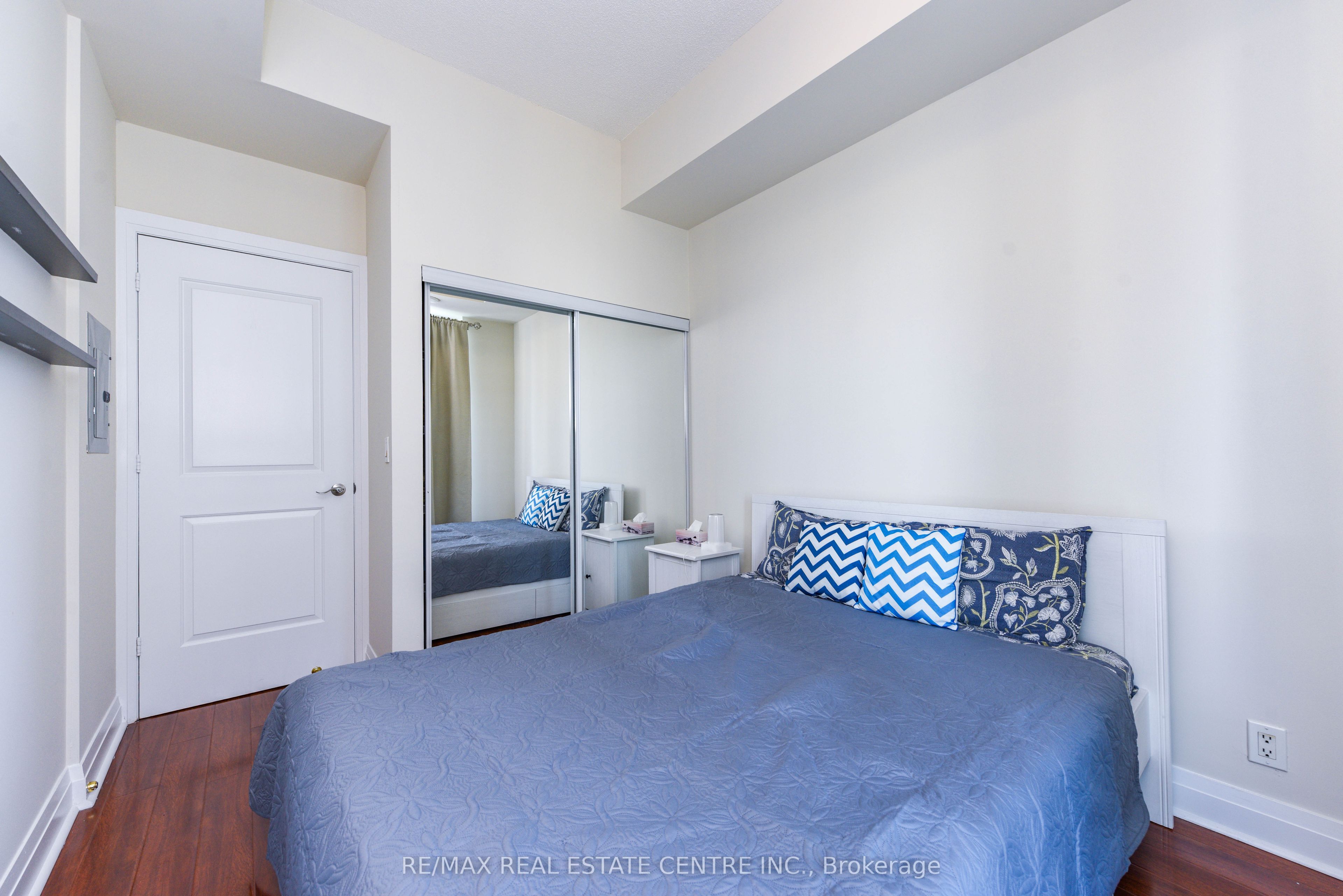 90 Absolute Avenue 2605 Property Photo 14