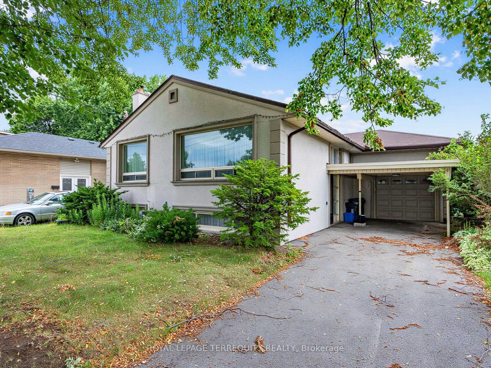 359 Renforth Drive Property Photo 2