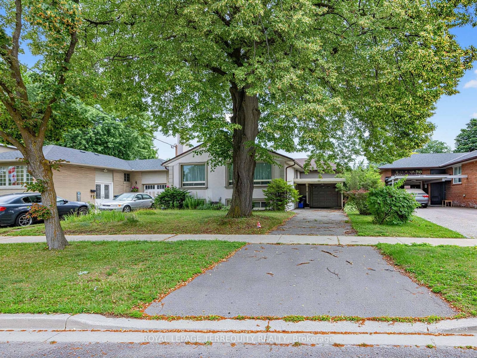 359 Renforth Drive Property Photo 3
