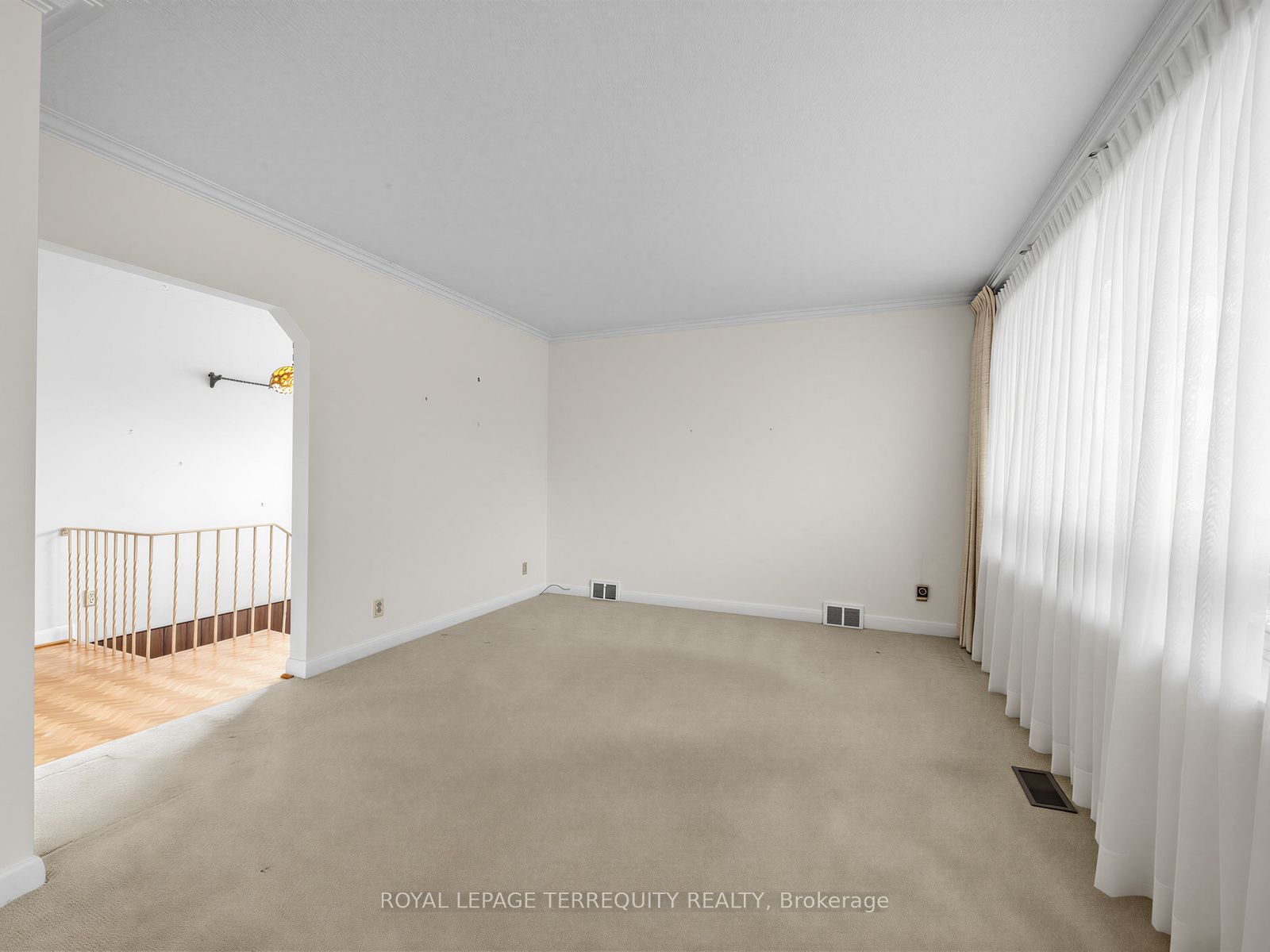 359 Renforth Drive Property Photo 9