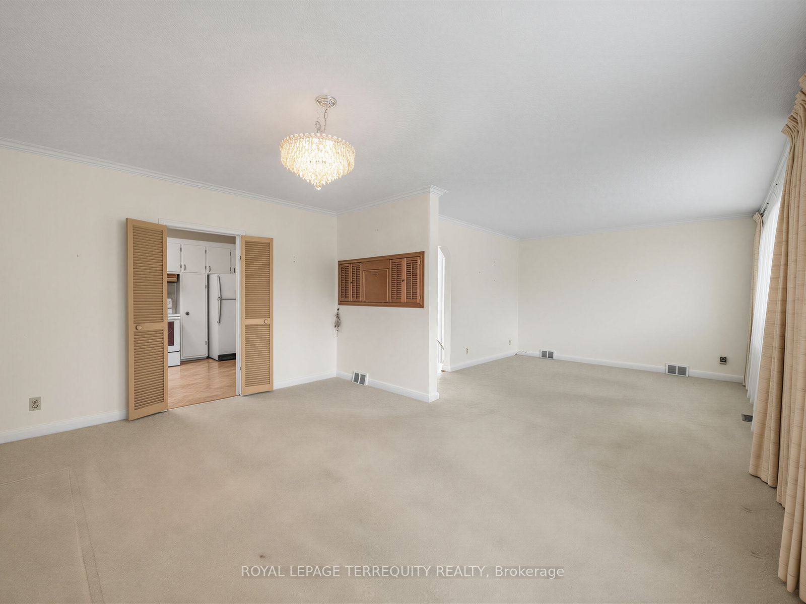 359 Renforth Drive Property Photo 10