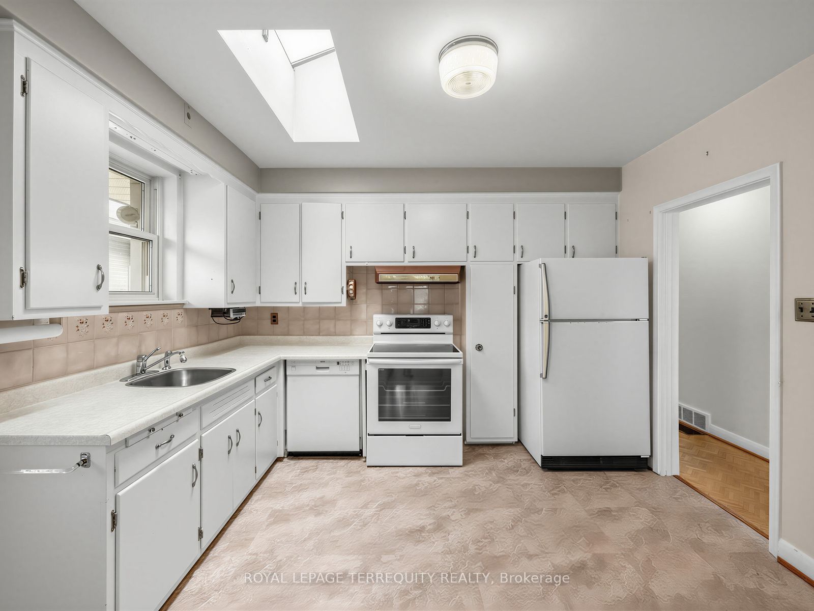 359 Renforth Drive Property Photo 11