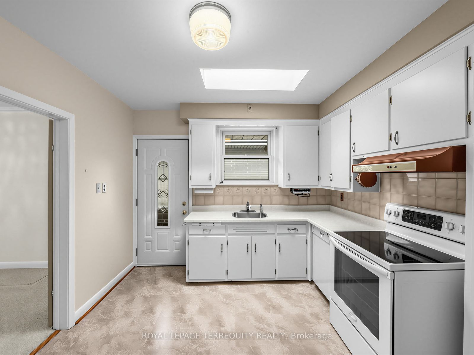 359 Renforth Drive Property Photo 12