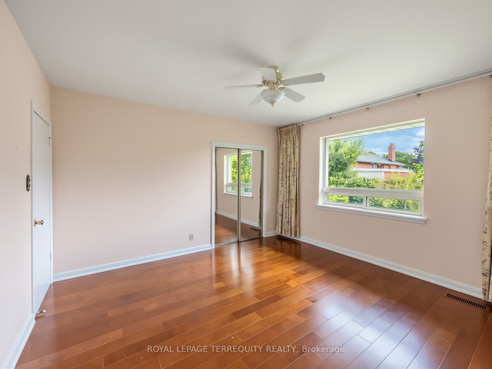 359 Renforth Drive Property Photo 17