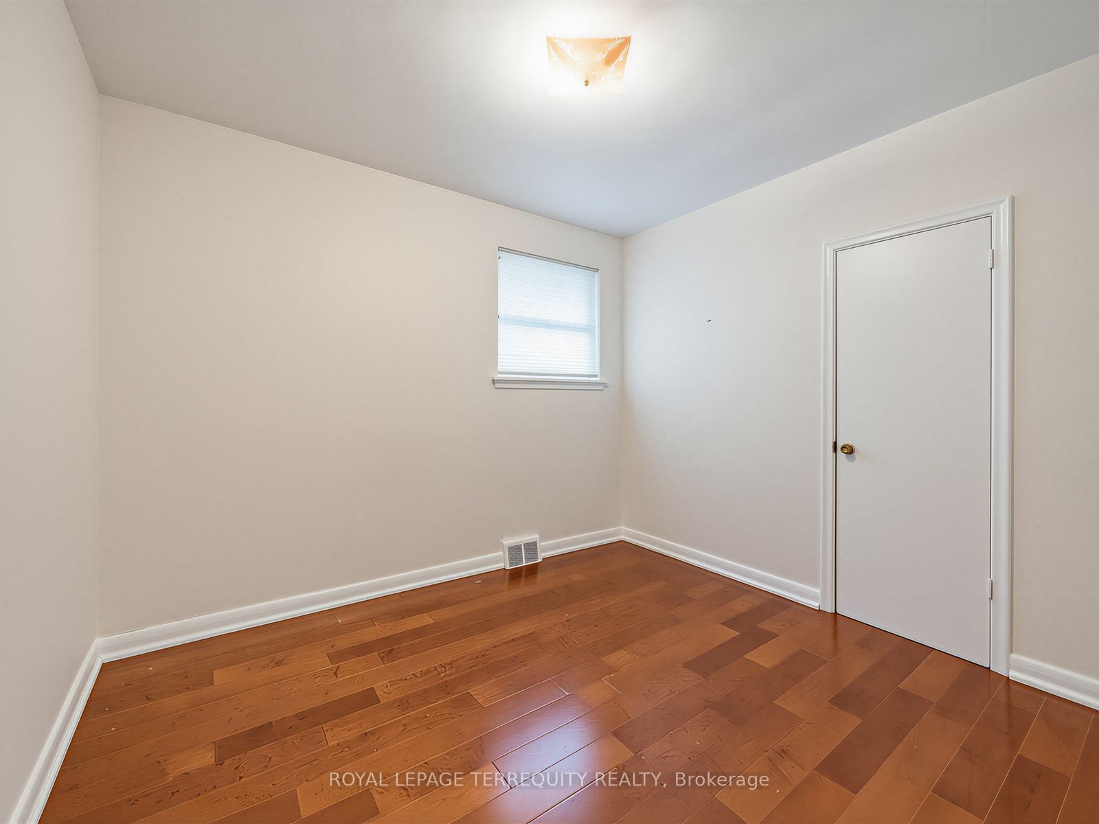 359 Renforth Drive Property Photo 18
