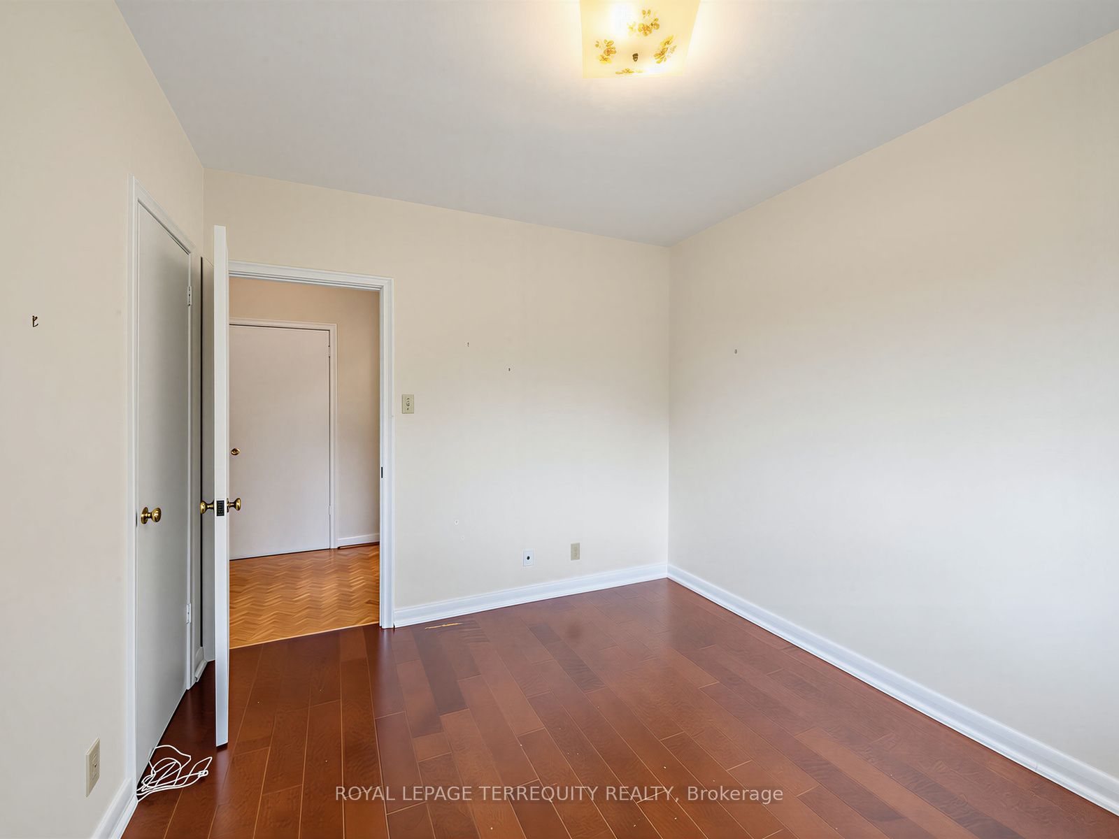 359 Renforth Drive Property Photo 20