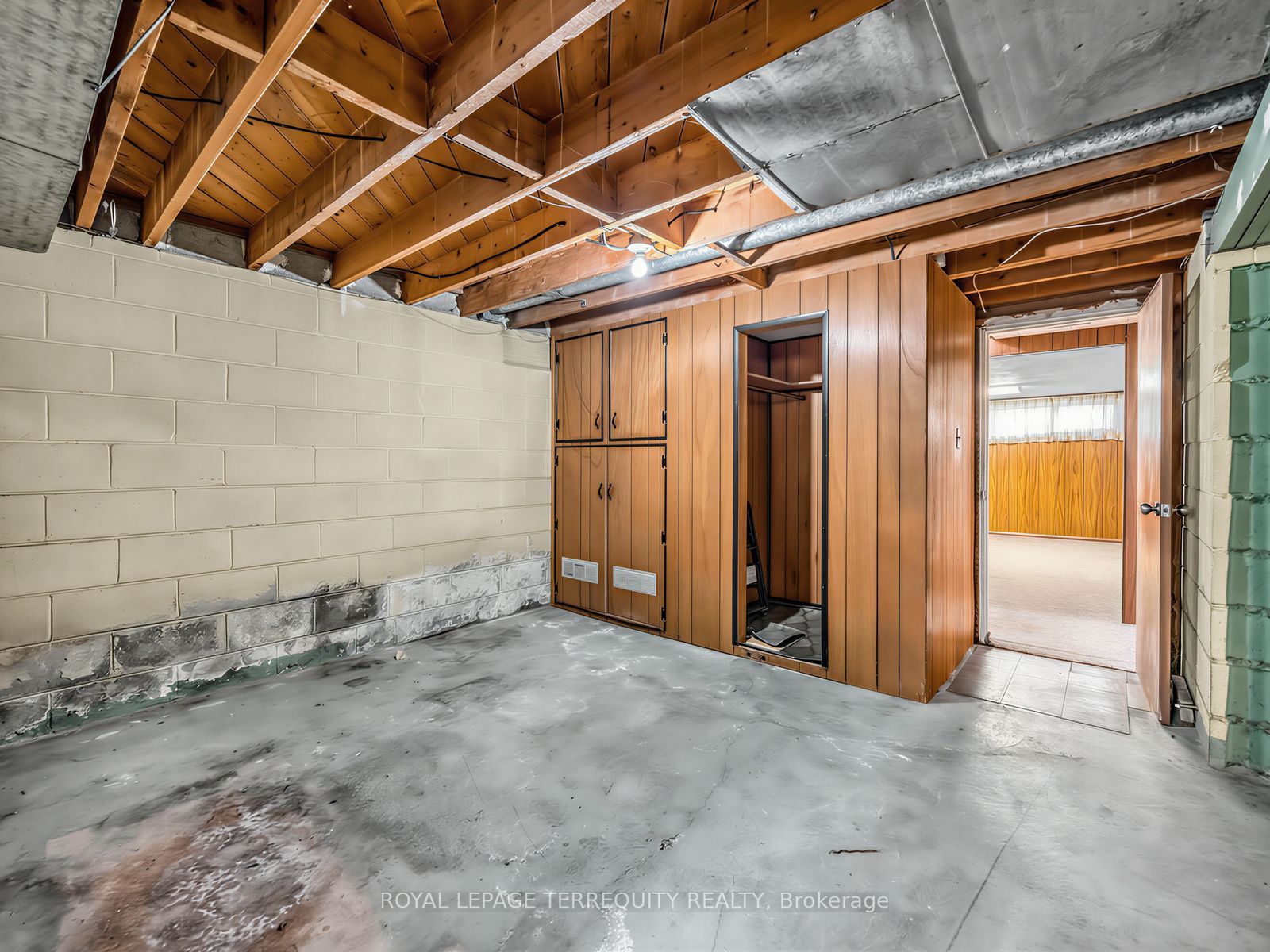 359 Renforth Drive Property Photo 26