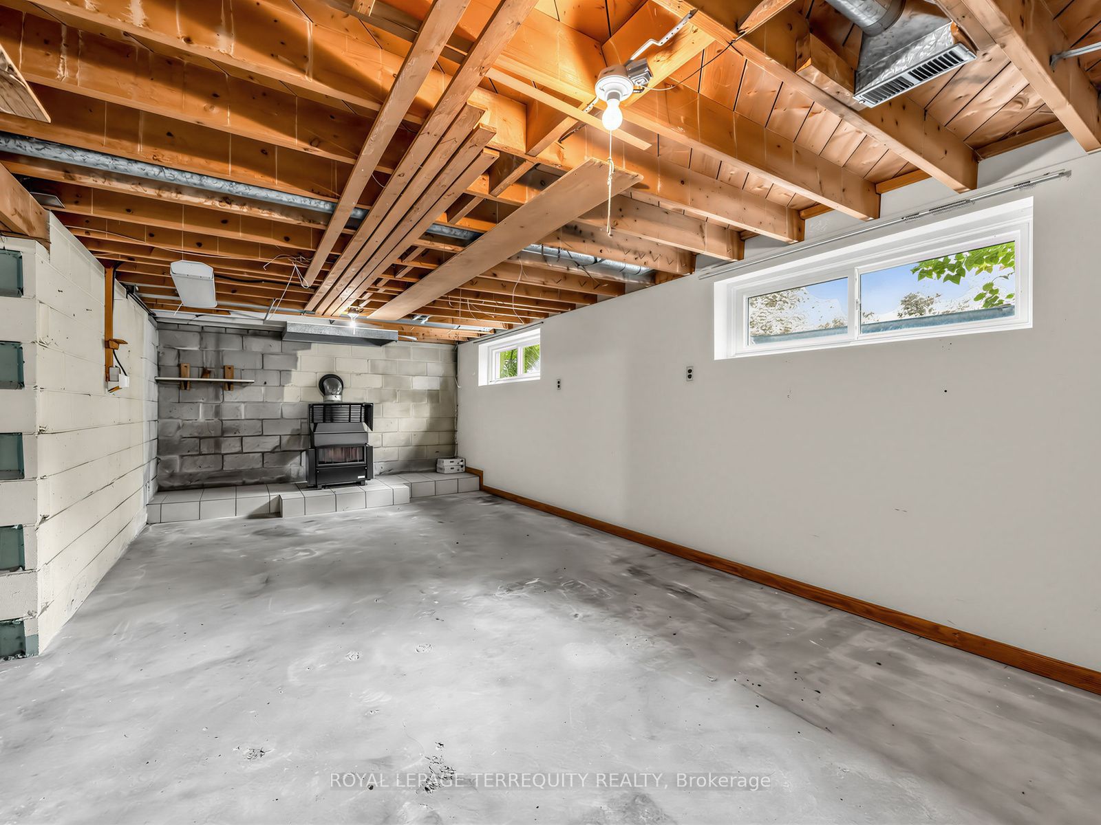 359 Renforth Drive Property Photo 27
