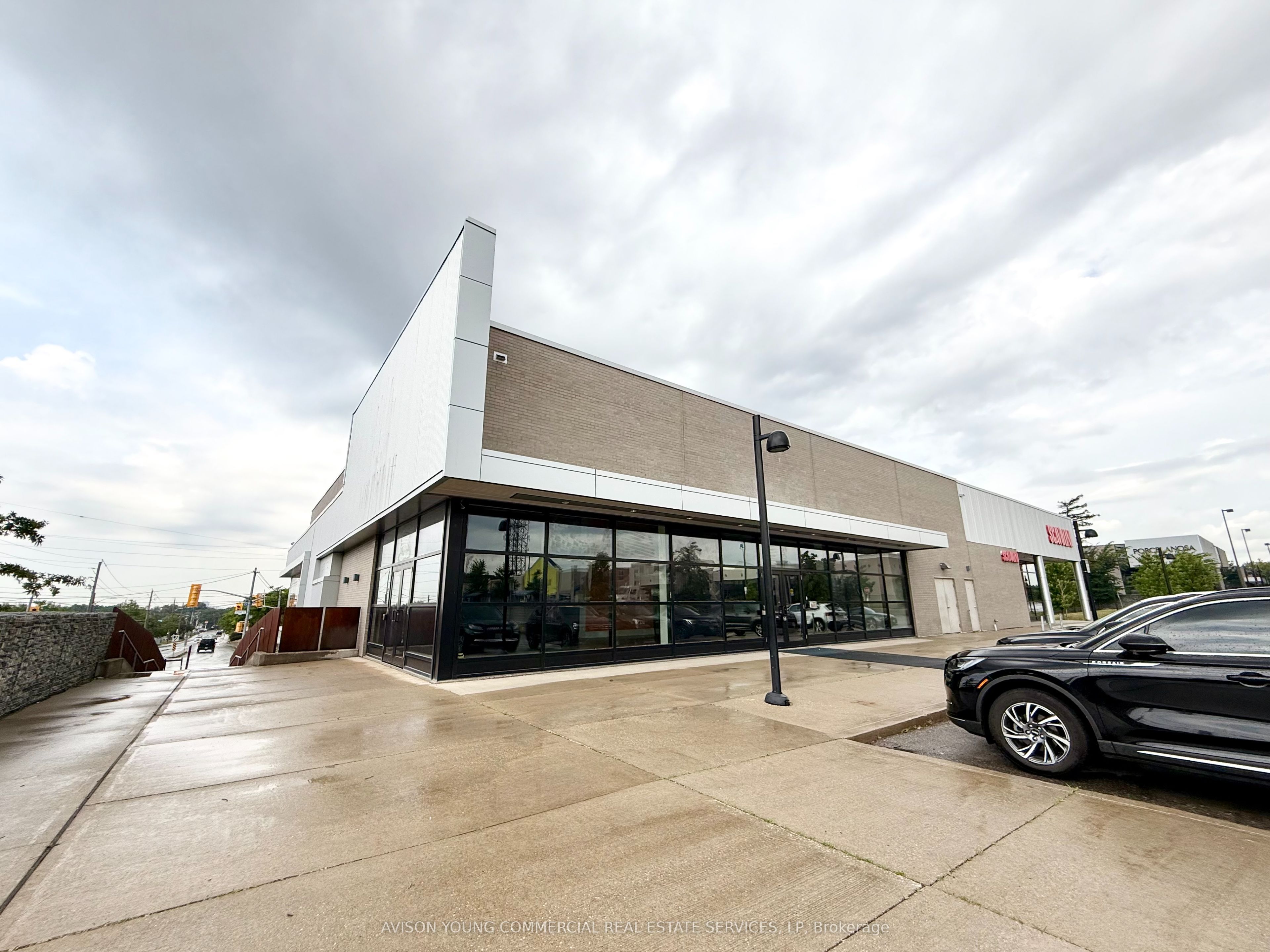 1330 Castlefield Avenue C2 Property Photo 1