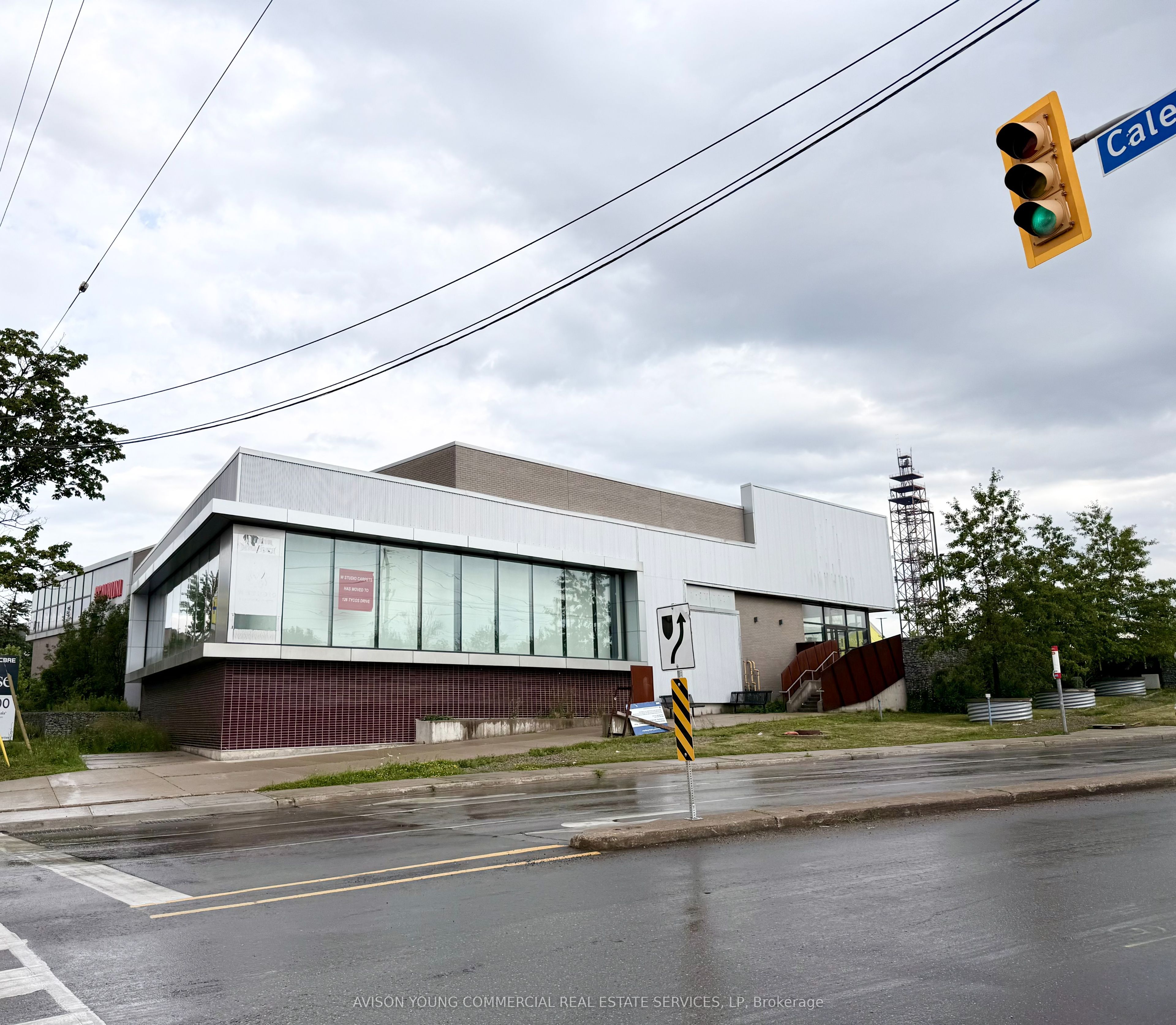 1330 Castlefield Avenue C2 Property Photo 2