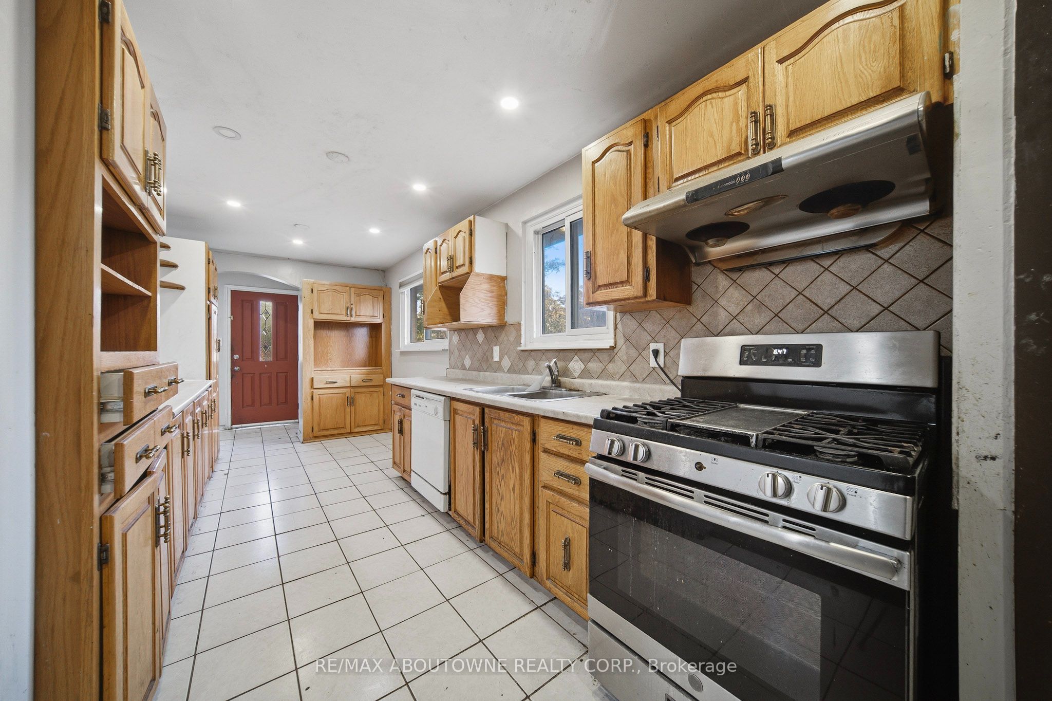 34 Seaborn Road Property Photo 5