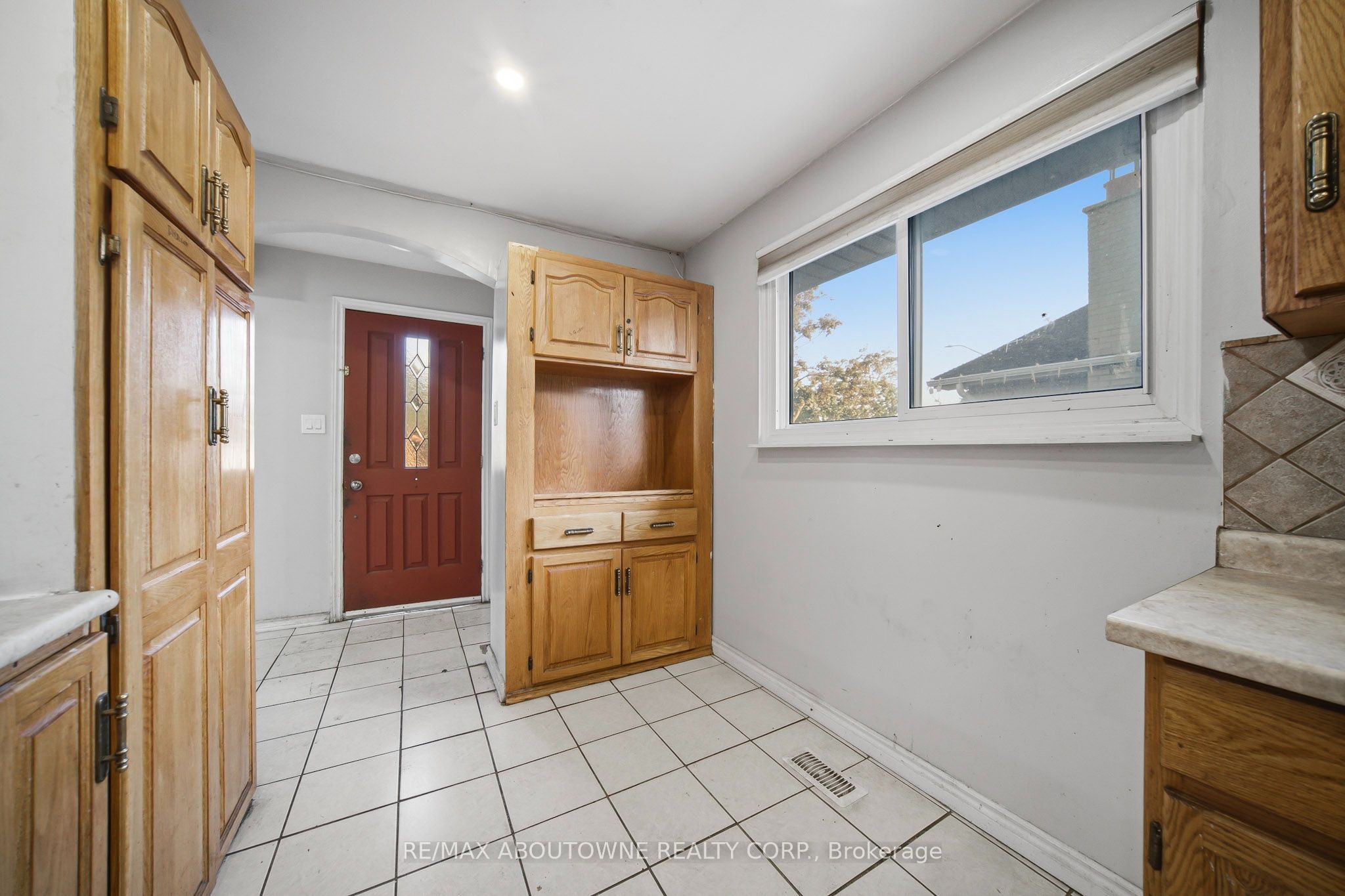 34 Seaborn Road Property Photo 6