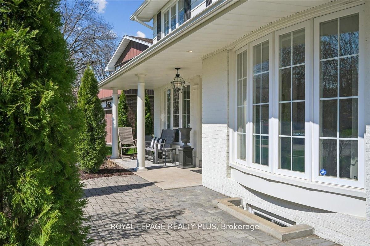 1594 Calumet Place Property Photo 4