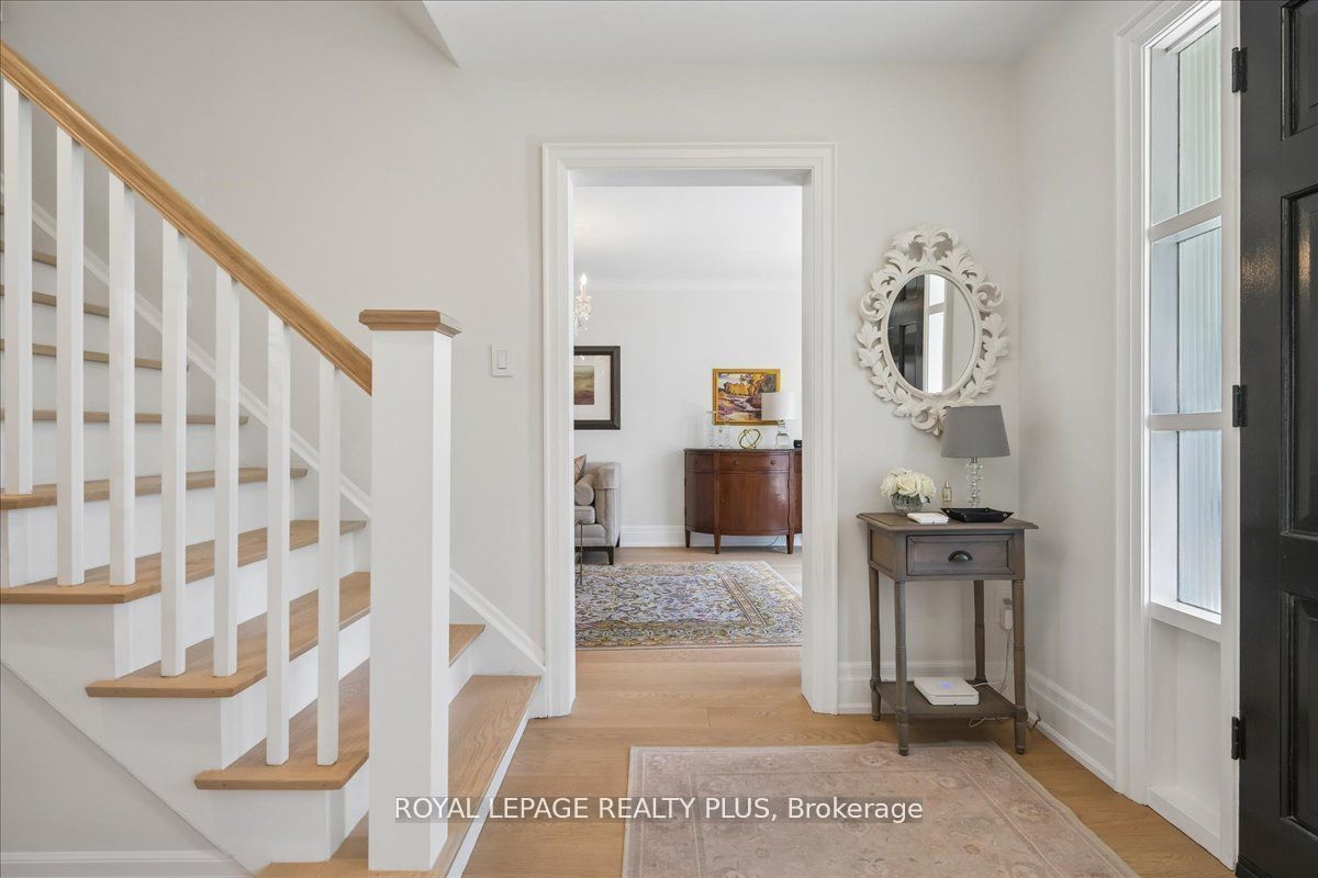 1594 Calumet Place Property Photo 11