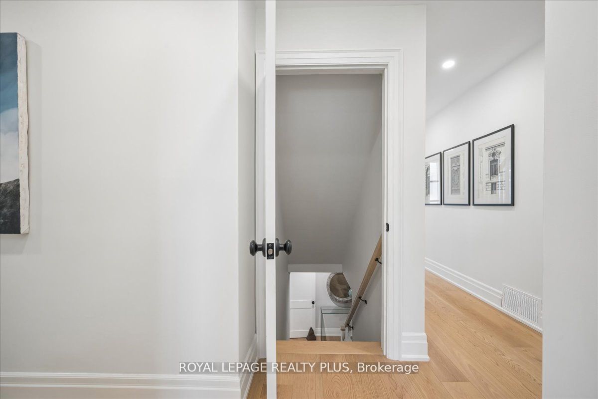 1594 Calumet Place Property Photo 22