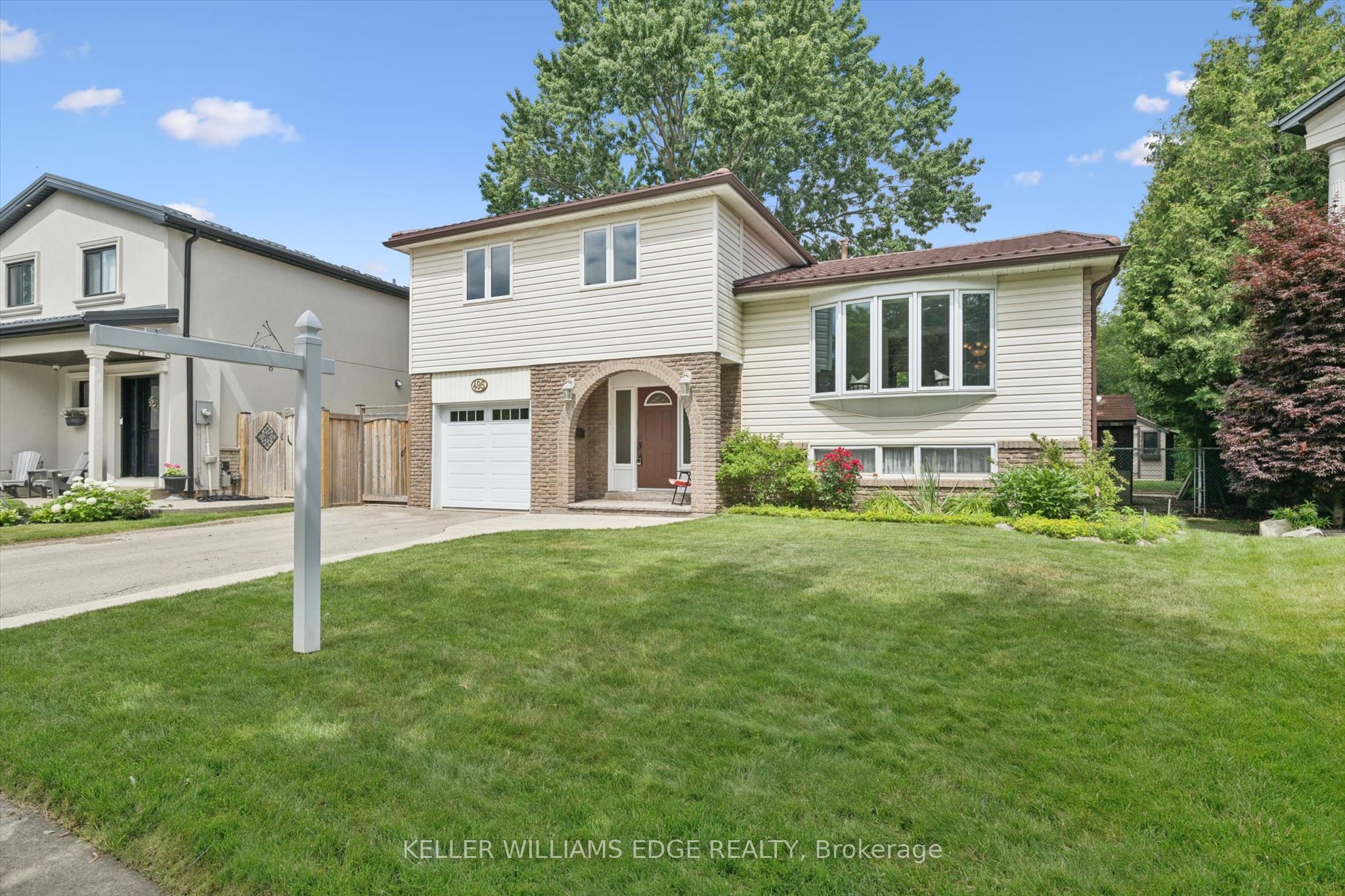 495 Tipperton Crescent Property Photo 1