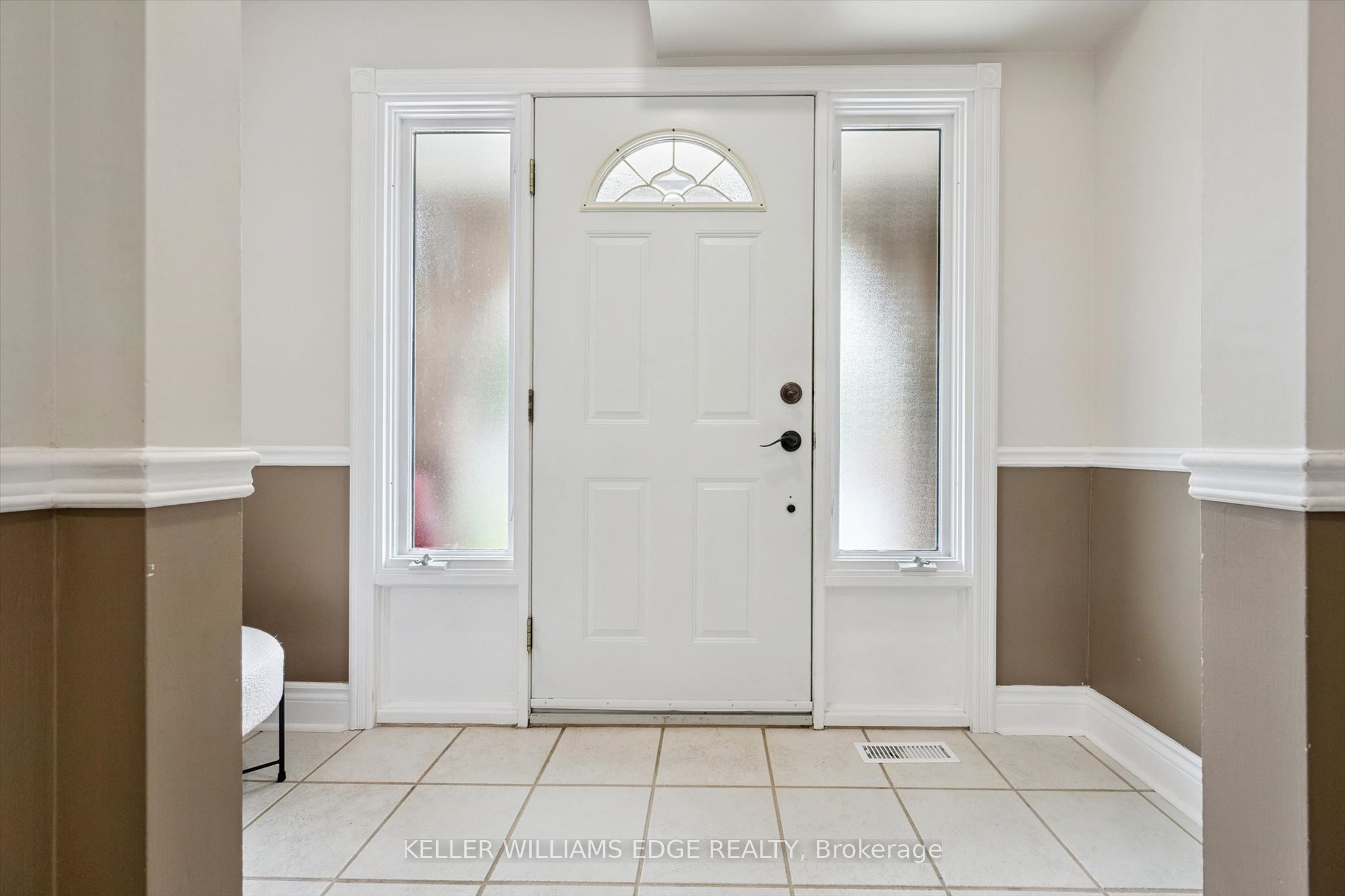 495 Tipperton Crescent Property Photo 4