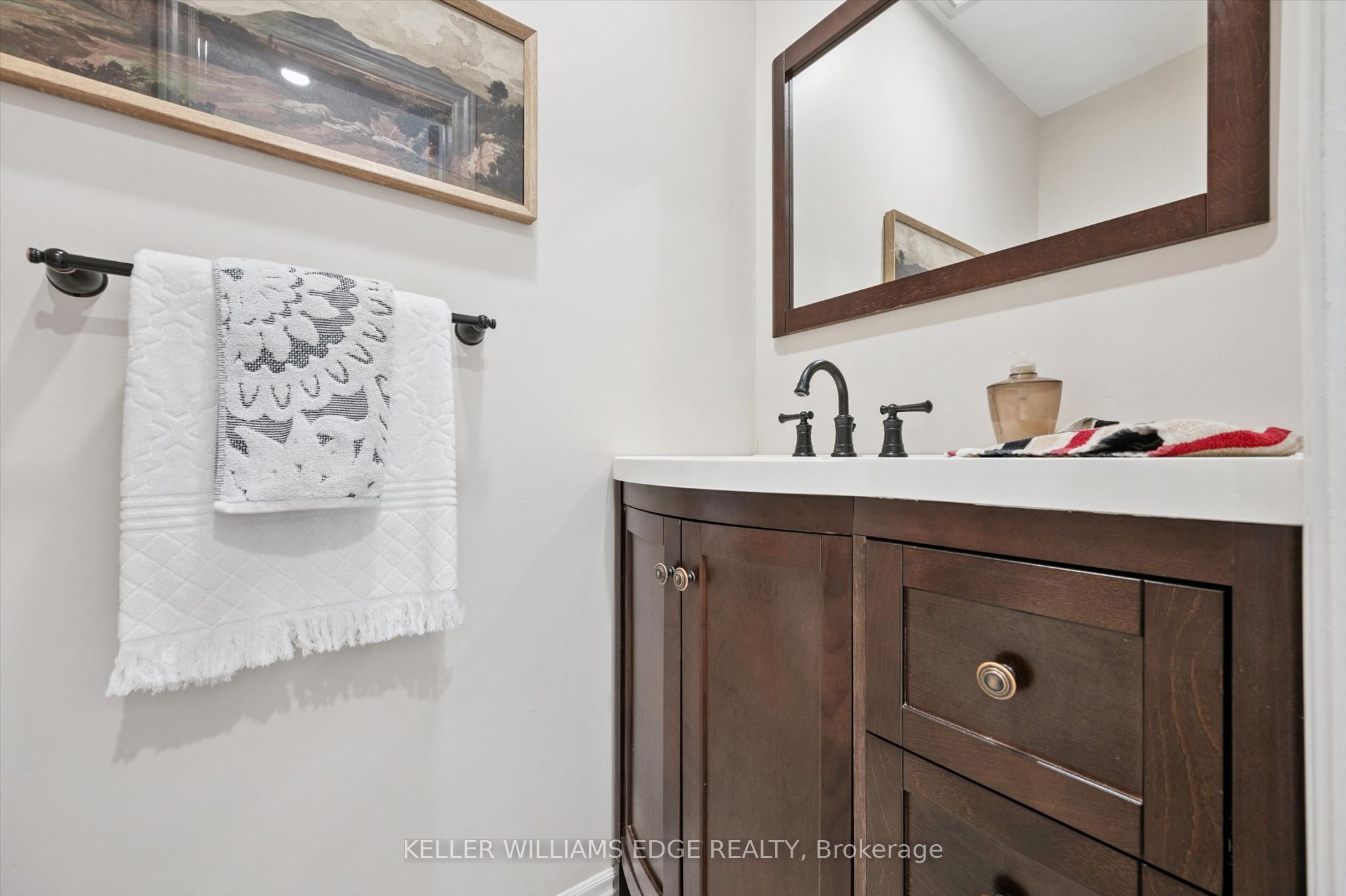495 Tipperton Crescent Property Photo 9