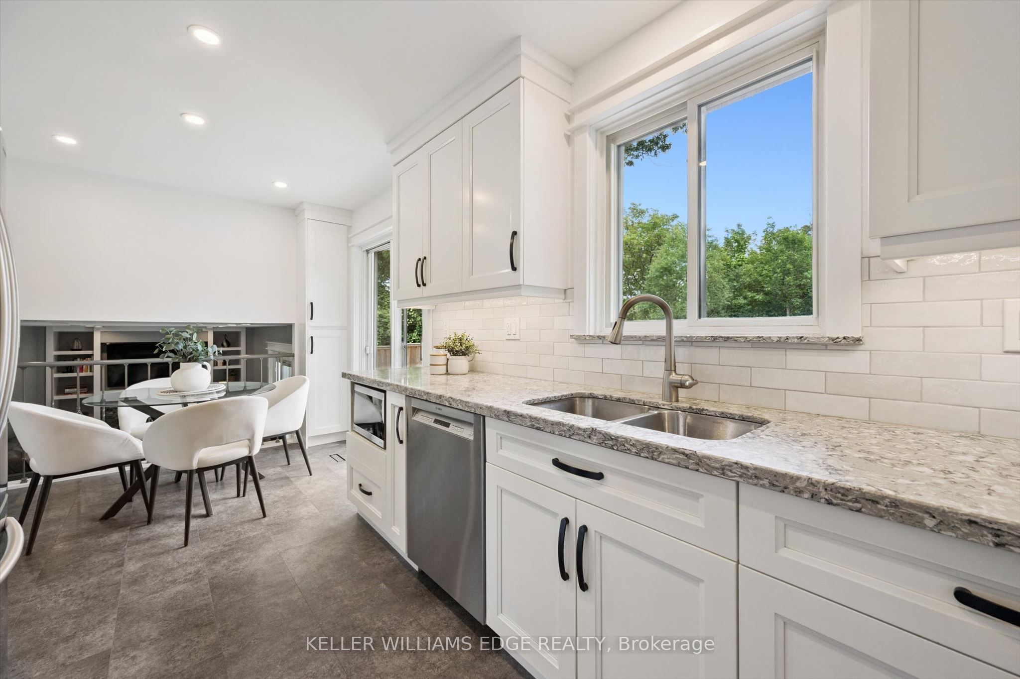 495 Tipperton Crescent Property Photo 17