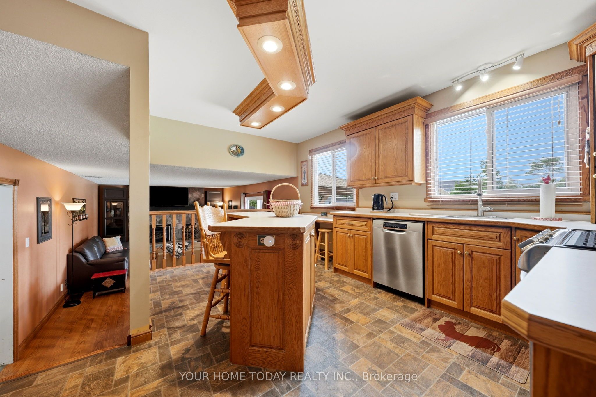 12950 Silvercreek Drive Property Photo 14