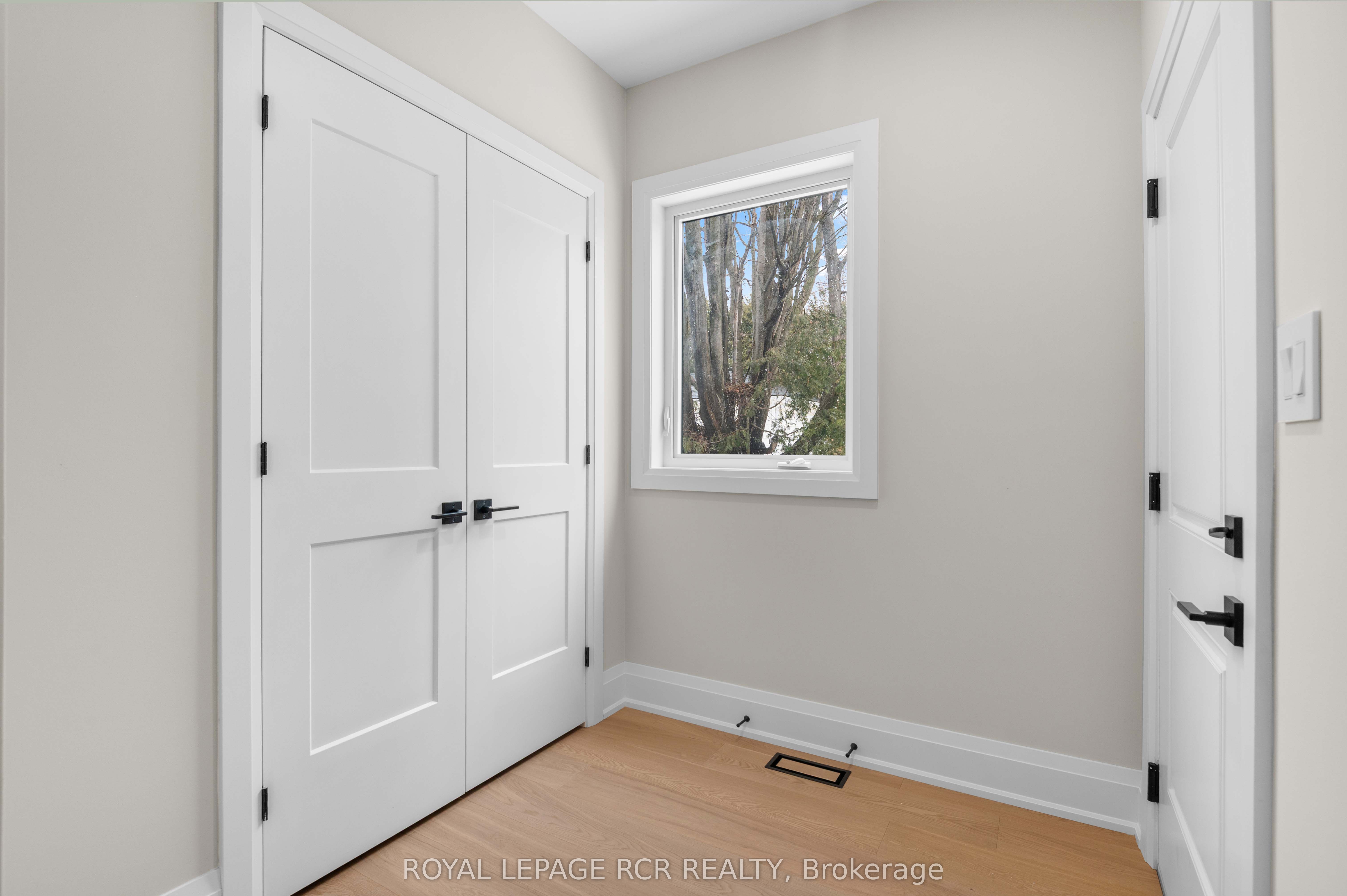 7 Henry Street Property Photo 27