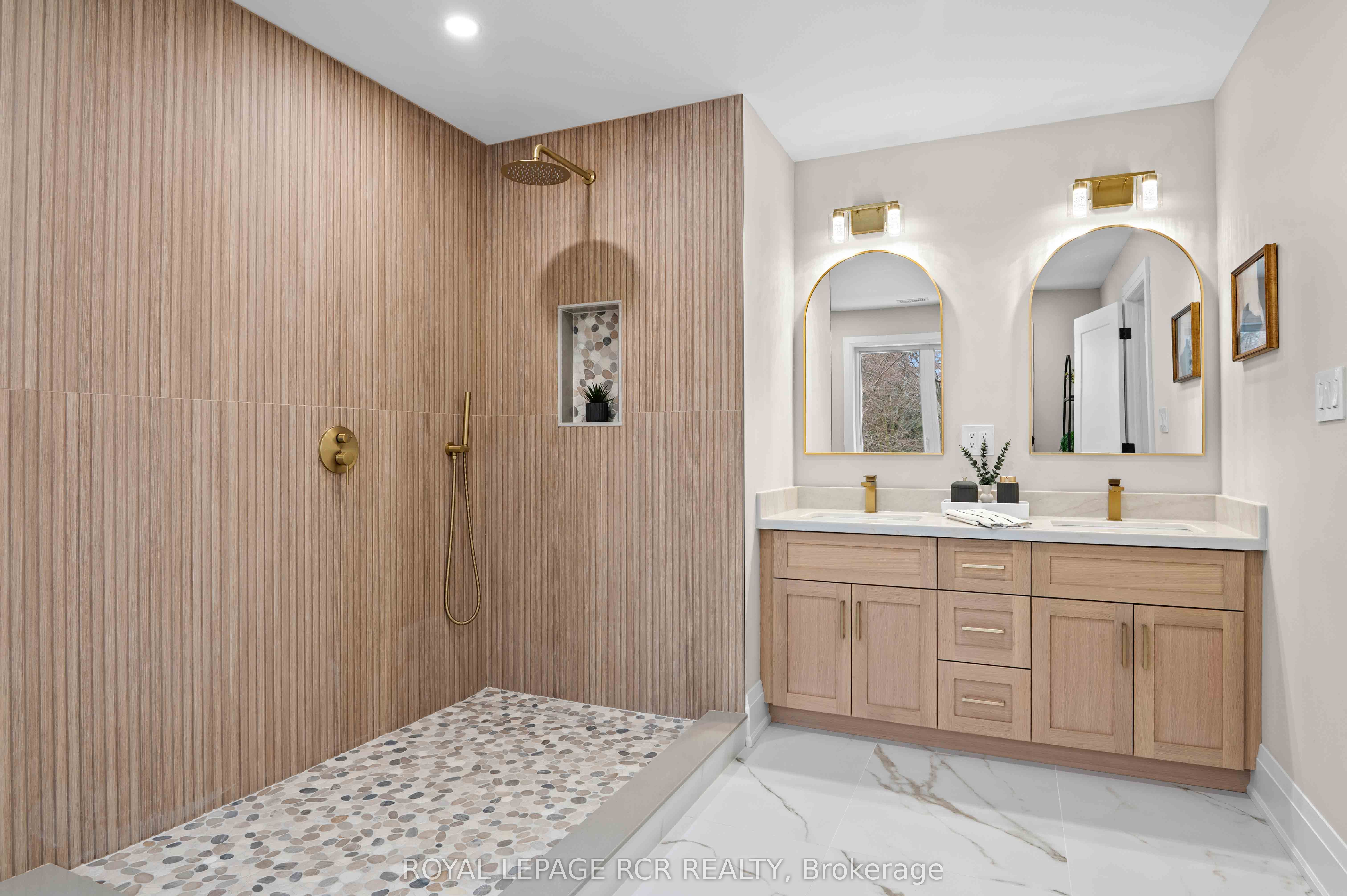 7 Henry Street Property Photo 33