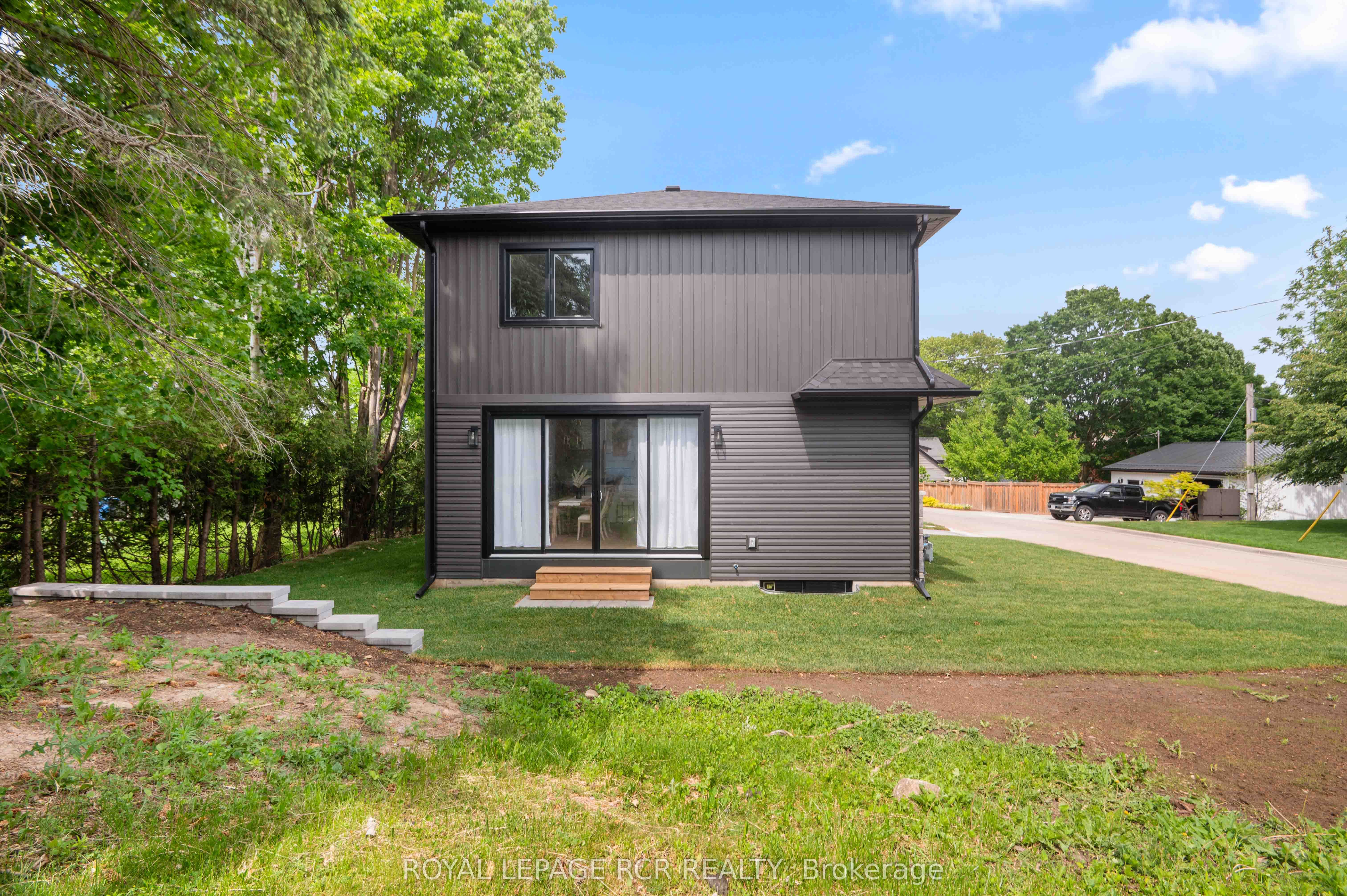 7 Henry Street Property Photo 46